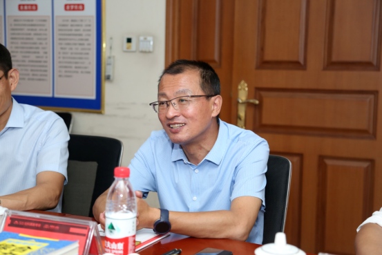 上海交通大學(xué)高級(jí)金融學(xué)院副院長(zhǎng)潘杰一行蒞臨社科賽斯暨中國(guó)MBA教育網(wǎng)