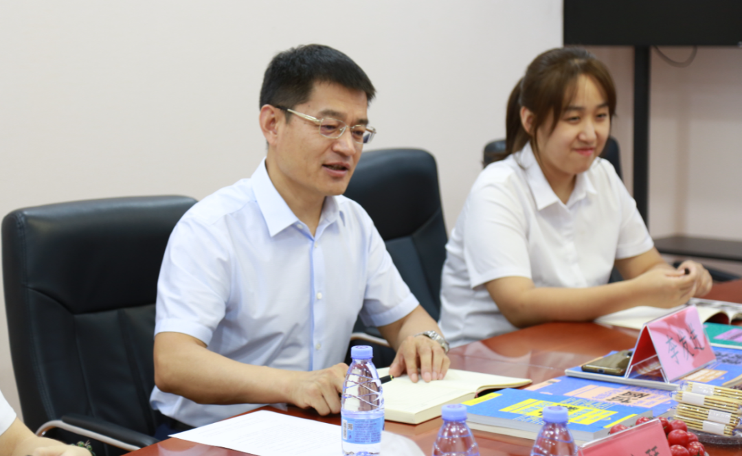 社科賽斯總裁、黨支部書記李發進接受教育行業研究媒體多鯨記者采訪!
